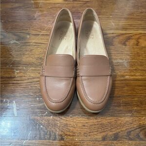 Naturalizer Tan Leather Loafers